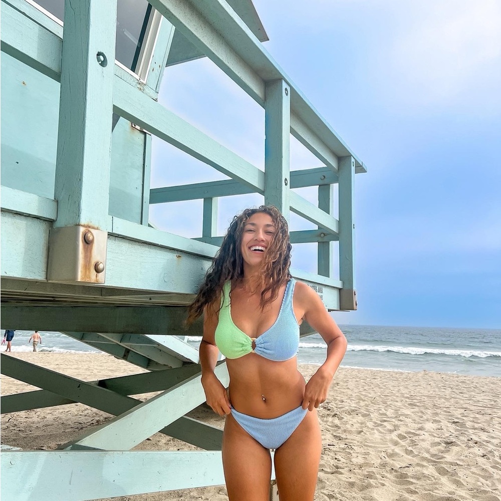 Color Block Scrunch Bikini - Picture 2 of 5